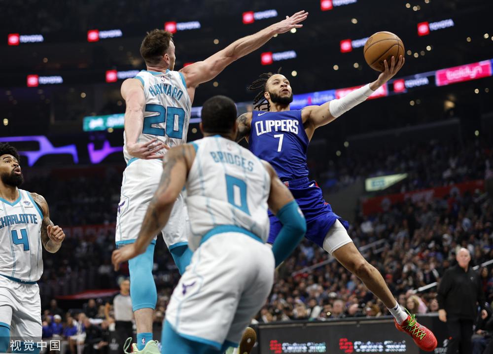 样不甘示弱 样不甘示弱