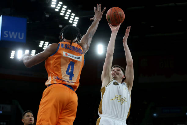 随着战术革 随着战术革